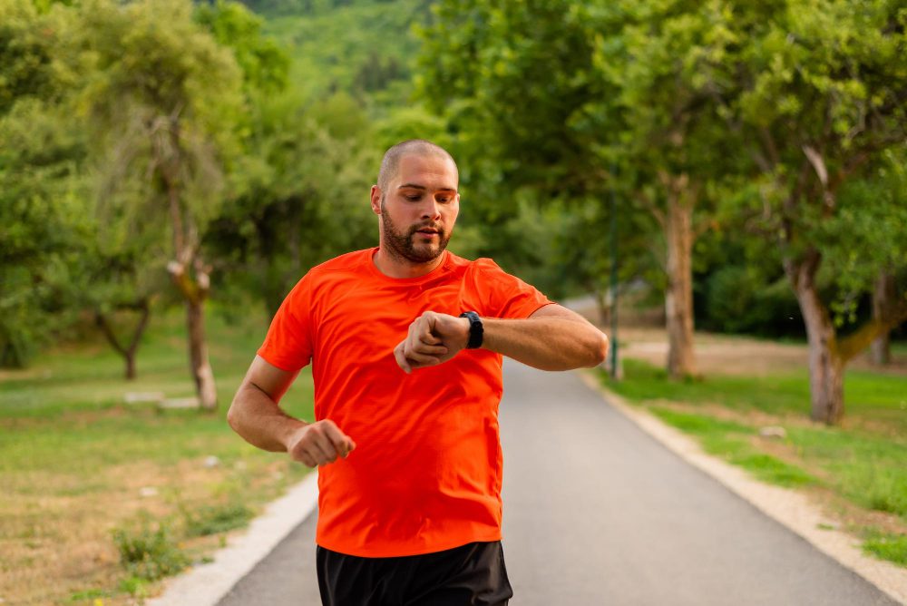 Homem cardiopata, mantendo estilo de vida saudável para prevenir a disfunção erétil
